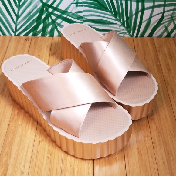 tory burch scallop platform sandal